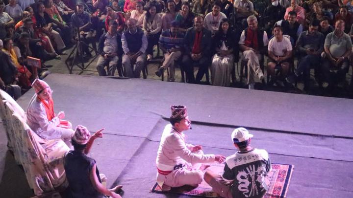  असनको डबलीमा  १२ बजे र छेरापति द्योः नाटक मञ्चन